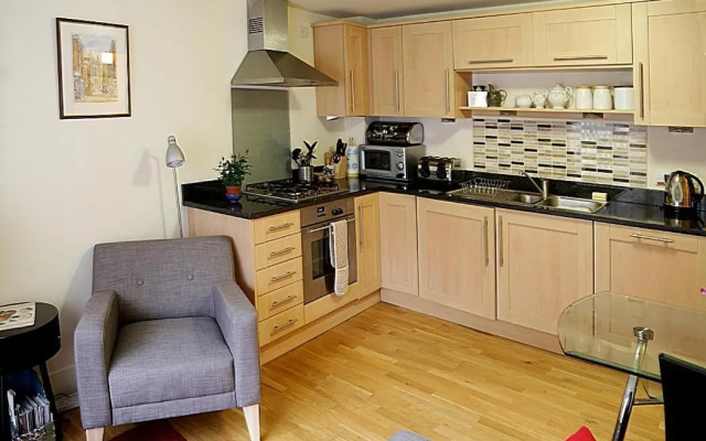 10 Summerhouse Mews