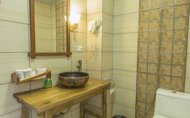 Snow Lion Riverside Resort