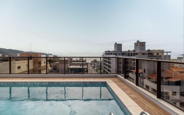 Belo apto pé na areia em Bombinhas CSD301