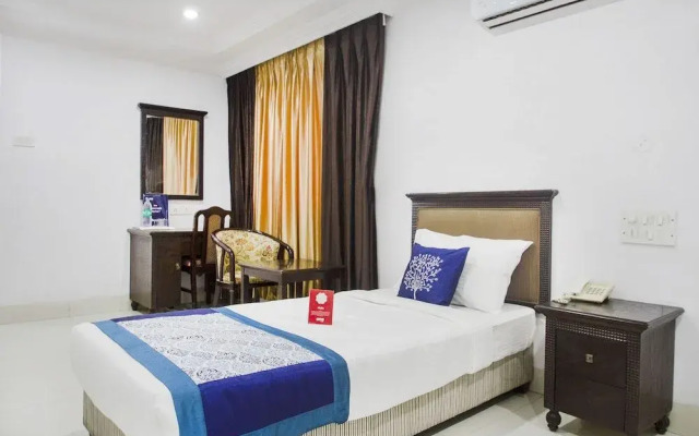 OYO 9627 Hotel Srinivasa Central