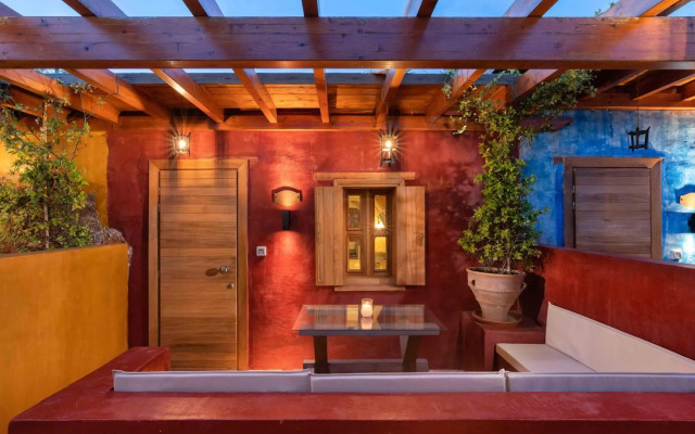 10GR Boutique Hotel and Wine Bar