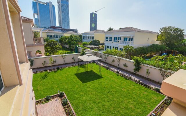 GreenFuture - Huge Villa With Gardens and Terrace in JVT