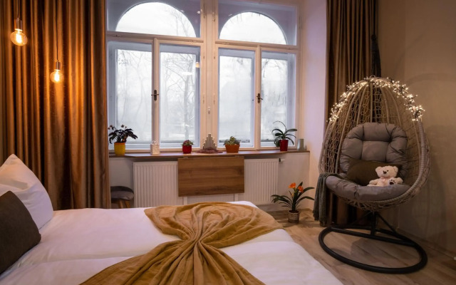 ⭑ Comfy VIP studio in the center with Netflix