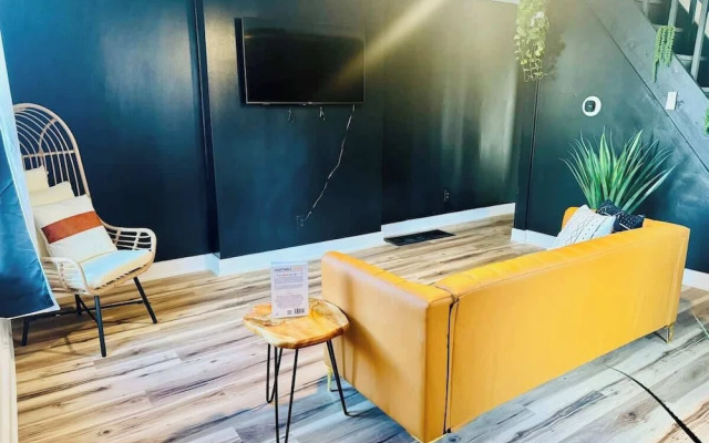 Jungle House Downtown Columbus – Modern Boutique Suites