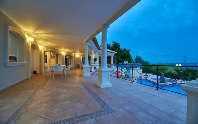 Luxury Villa With Pool and Spectacular View in Javea