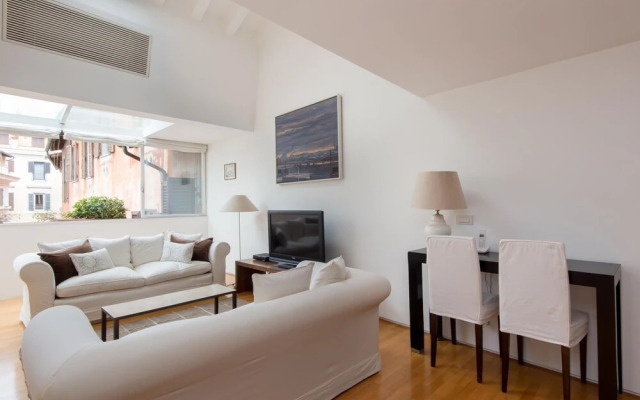 RSH Lucina Design Terrace Apartment