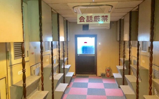 Capsule Hotel Block Room