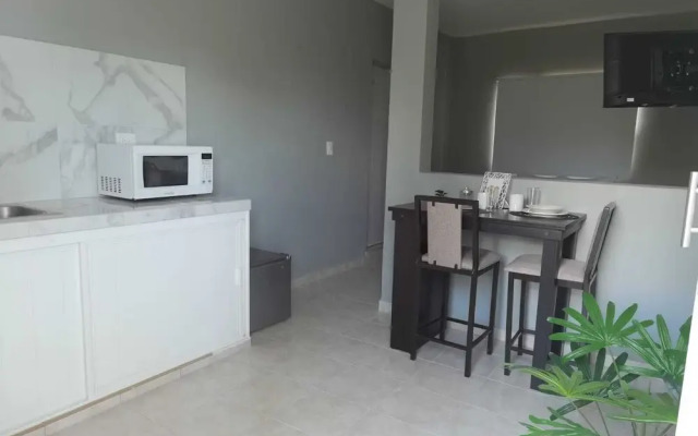 8th Street Suites