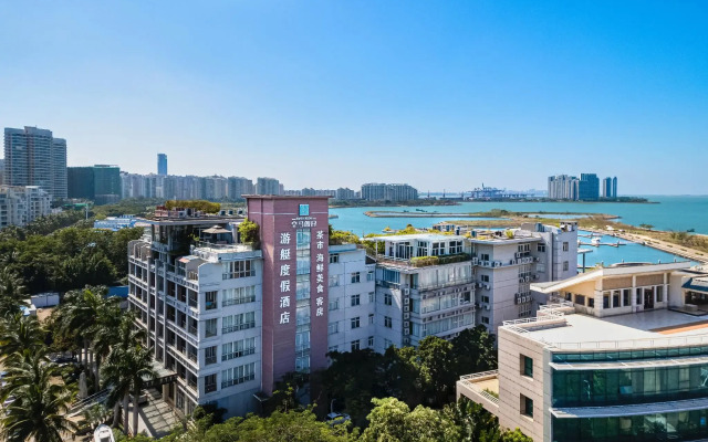 HuangMa holiday yacht view sea resort hotel
