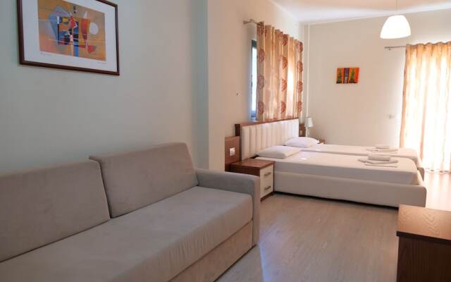 Privé City Hotel