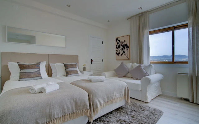 Ocean Blue Apartment & Studio