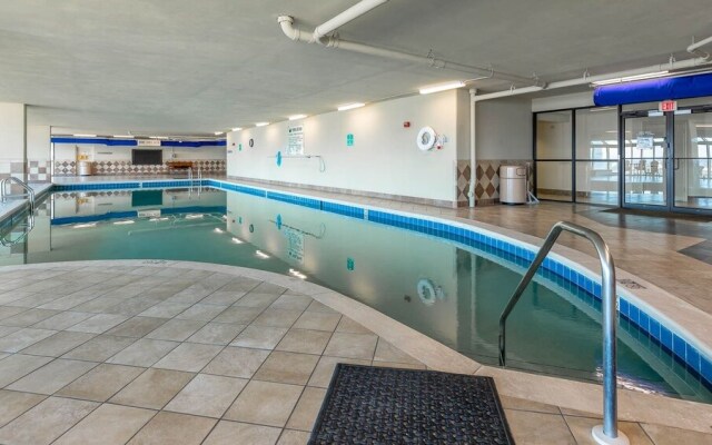 Phoenix Ix 1204 3 Bedroom Condo