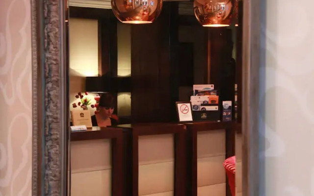 Maitrise Suites Apartment Hotel