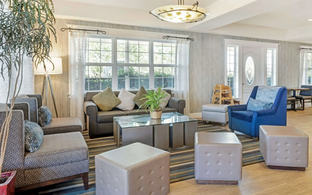 Best Western Cedar Inn & Suites