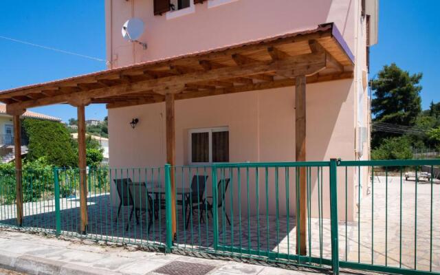 Modern Apartment 15 mins from the town of Lefkas
