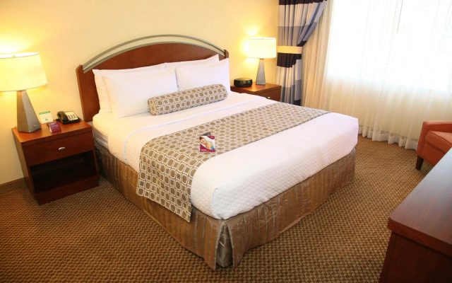 Crowne Plaza Suites Arlington by IHG