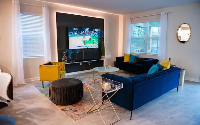 Luxury fun 9BR Near Disney Villa