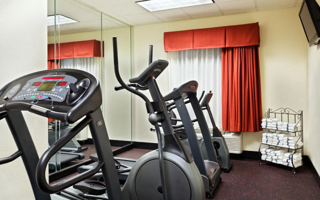 Holiday Inn Express & Suites Knoxville-North-I-75 Exit 112 by IHG