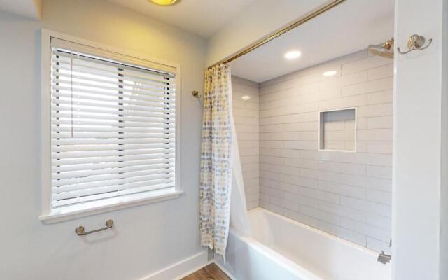 946 Inverness Village