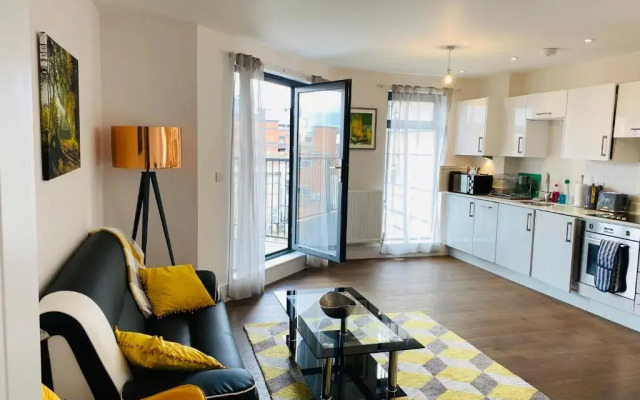 **New** Divine Apartments Slough High Street 2 bed