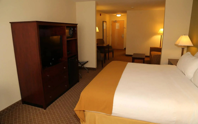 Holiday Inn Express Warrenton by IHG