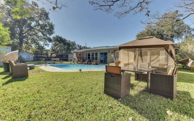 Spacious Jacksonville Home: 6 Mi to Downtown!