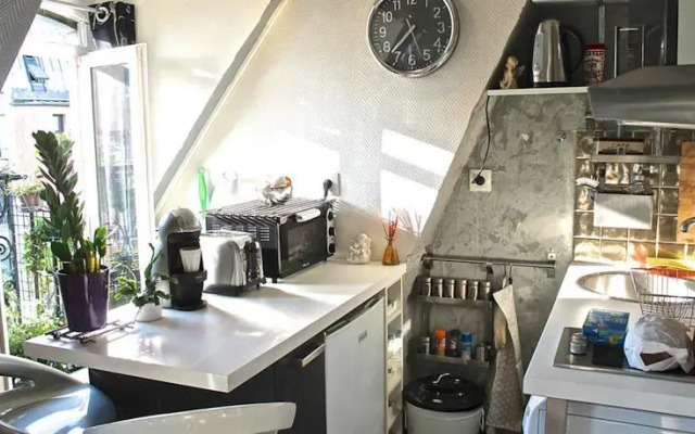Charming Studio With Two Balconies