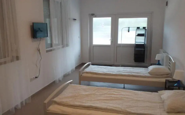 M0 Motel Taksony