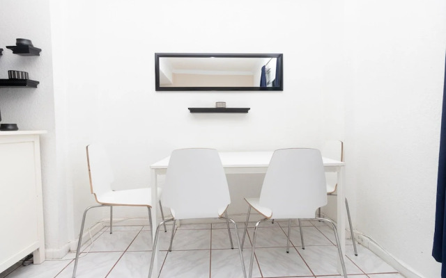 753 Studio With City View Hollywood