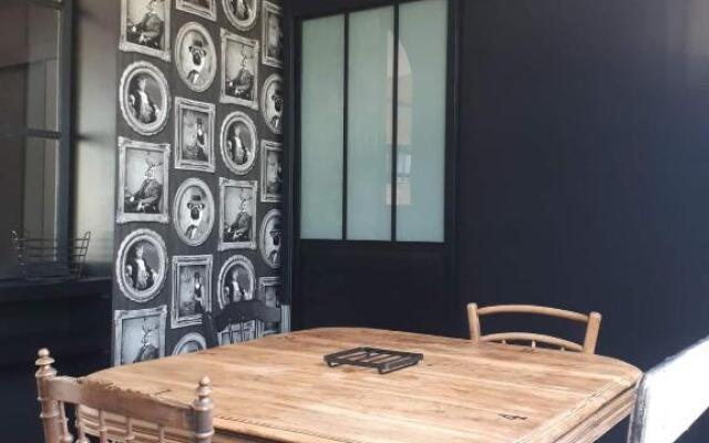 Chez Mr Léon et Mme Léontine