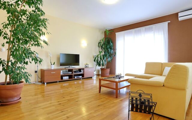 Luxurious Villa in Zadar With Swimming Pool