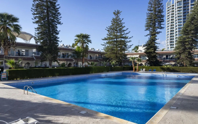 Palm Beach Sea View Apartment