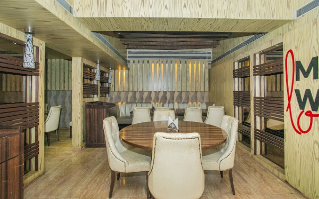 R D Suites A Business Hotel
