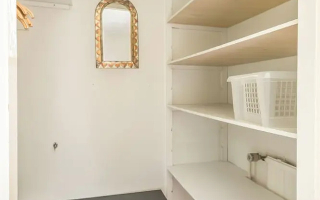 Spacious 3BR House - River View & Sauna