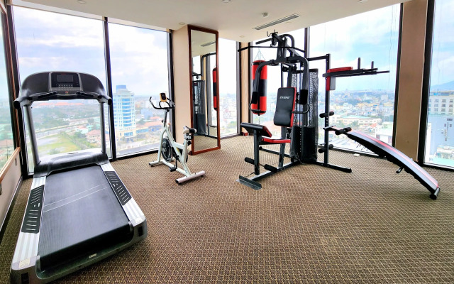 Yarra Ocean Suites Danang