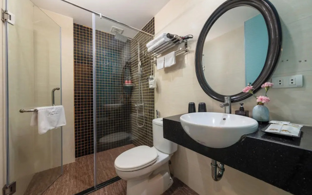 Omina Hanoi Hotel and Restaurant