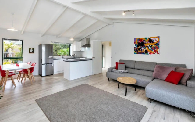 Lofty Te Haumi - Paihia Holiday Home