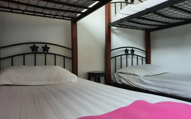 The Travel Hub Guesthouse