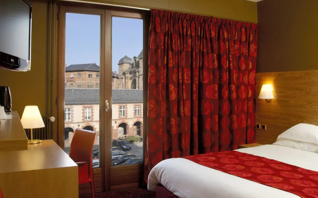 Hôtel La Tour Maje