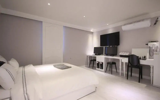 Jeonju Deokjindong Hotel Wannabe