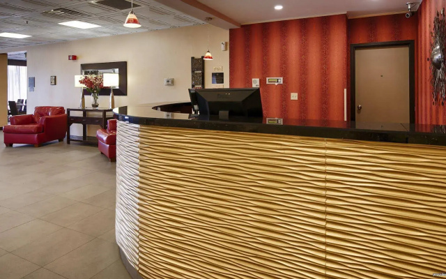 Quality Inn & Suites Charleston - Civic Center