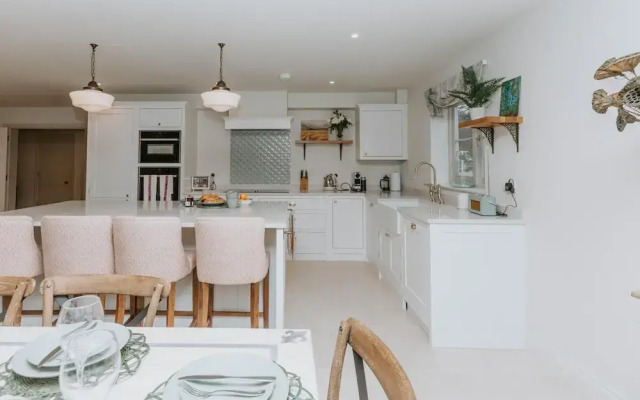 The Dragonfly - Central 2 Bedroom House