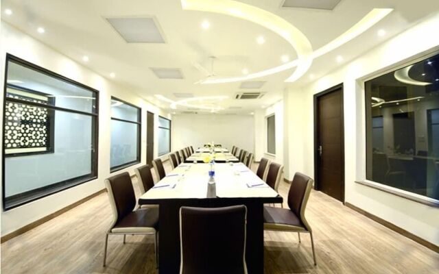 Hotel Madhushrie