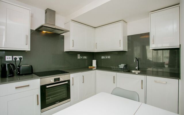 Modern 2 Bedroom Flat In Greenwich