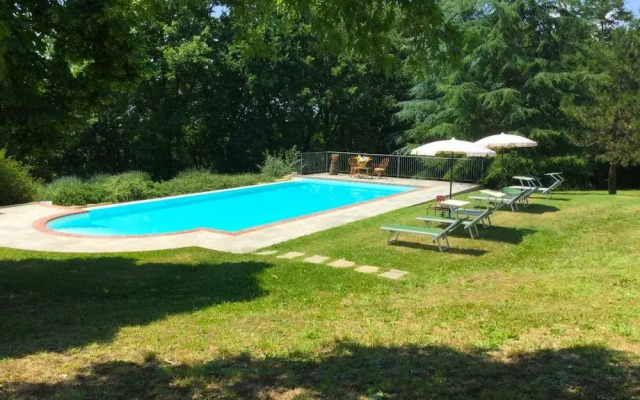 Stunning private villa for 6 guests with private pool, TV, pets allowed and parking