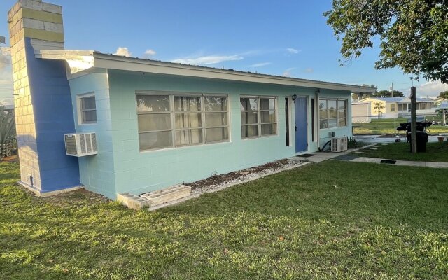 Rim Canal - Access To Fishing, Just Off Lake Okeechobee! 1 Bedroom Cottage by Redawning
