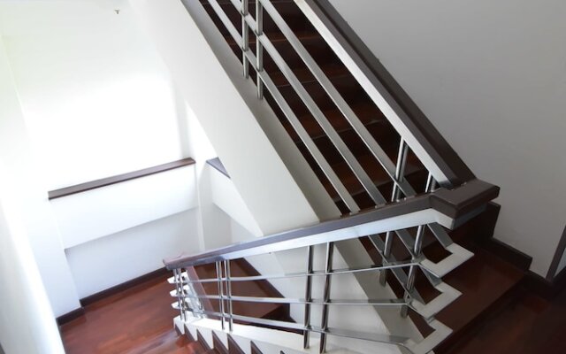 Eight Ville Apartment