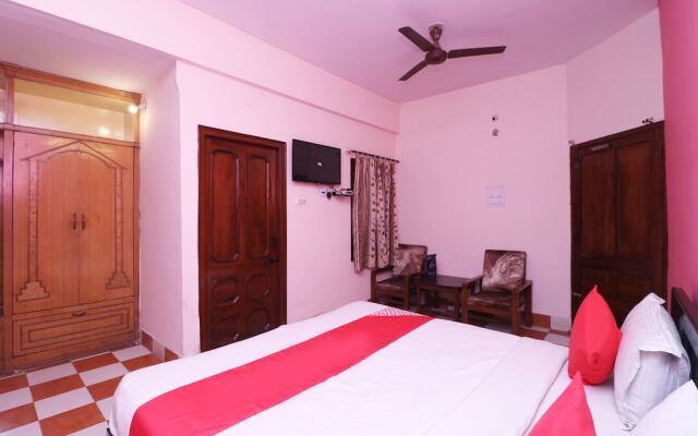 Oyo 24020 Megha Yatri Niwas