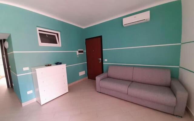 Ampio Bilocale Con Patio A 50 Metri Dal Mare!