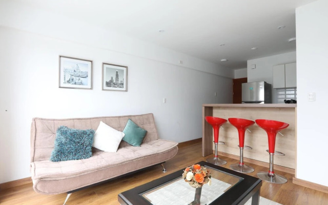 Quiet Romantic Apartment In The Heart Of Barranco